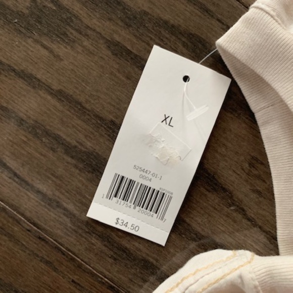 Banana Republic Men's Long Sleeve T-shirt - Picture 4 of 7